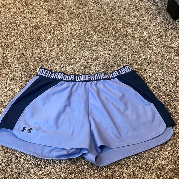 Under Armour Pants - Womens Under Armour athletic shorts!